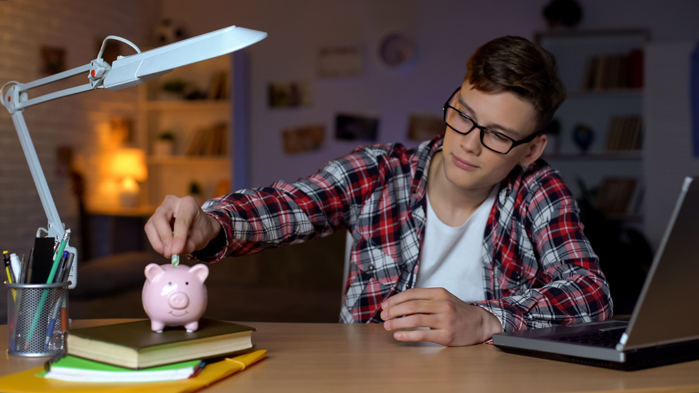 Reasons To Start Saving Money At A Young Age